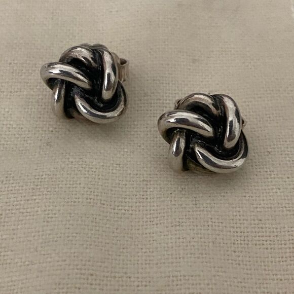 James Avery Retired Lovers Knot Earrings - Picture 1 of 2
